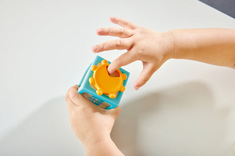 Hape Delightful Discovery Blocks packaging