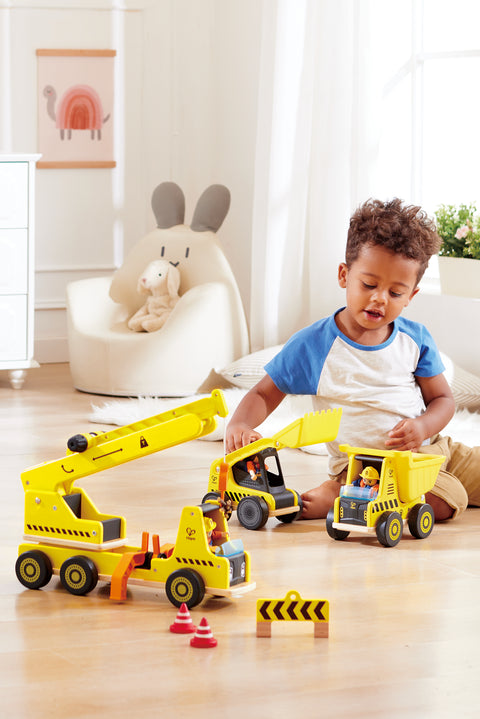 Hape Mobile Crane & Construction Set